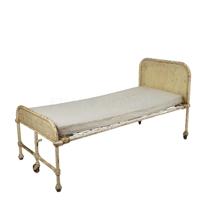 Asylum Period Bed 